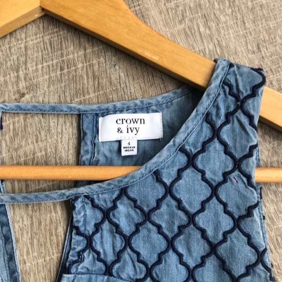 Crown &Ivy chambray dress - Picture 3 of 6